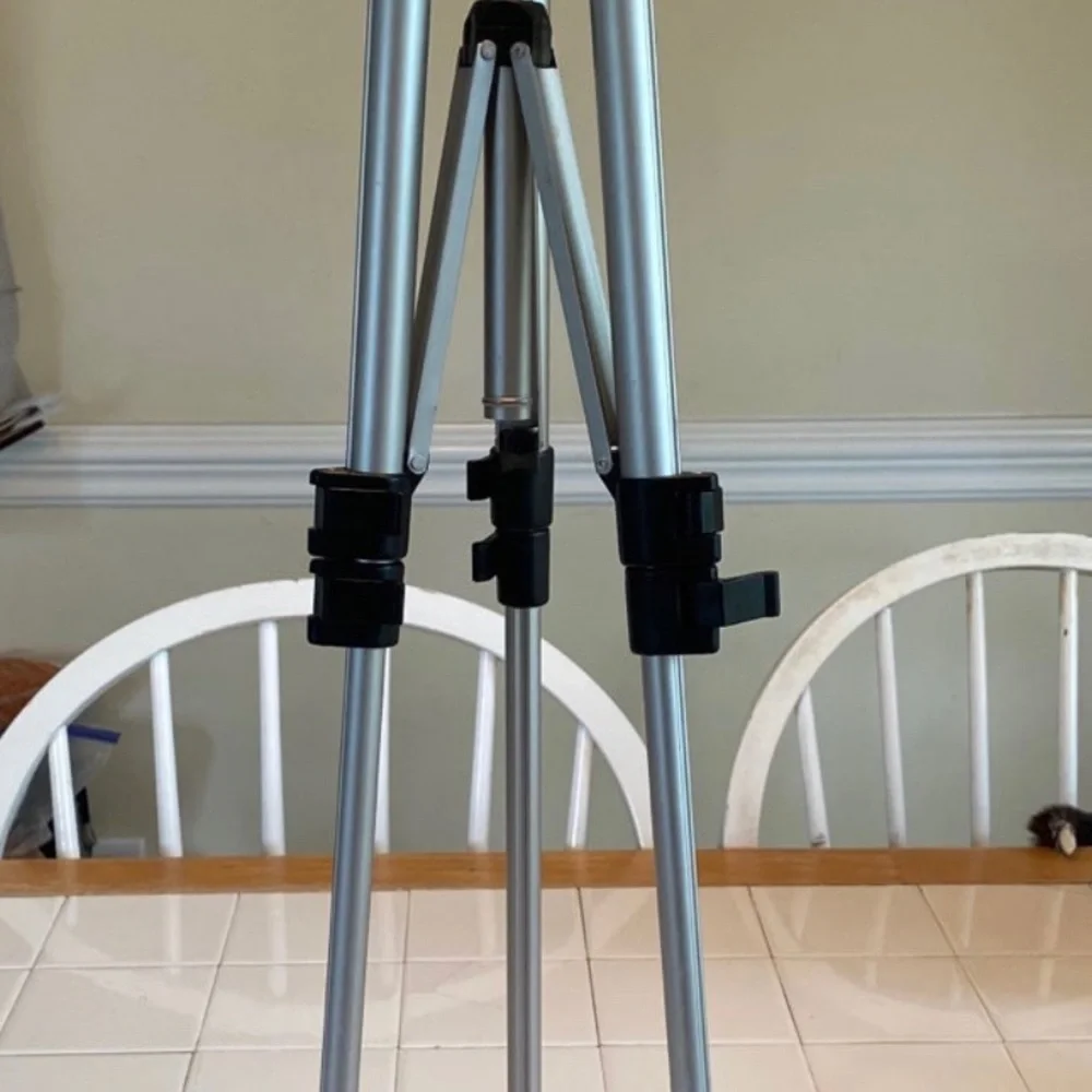 Camera tripod